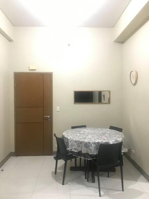 Lovely 2 Bed Room Condo Infront Of Naia Terminal 3 Manila Ngoại thất bức ảnh