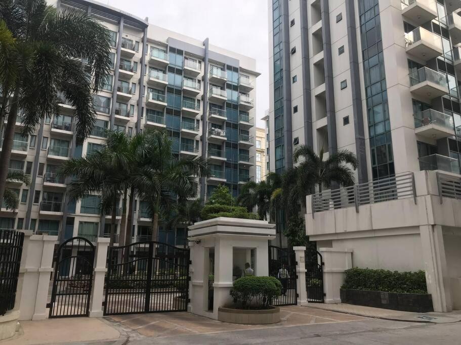 Lovely 2 Bed Room Condo Infront Of Naia Terminal 3 Manila Ngoại thất bức ảnh