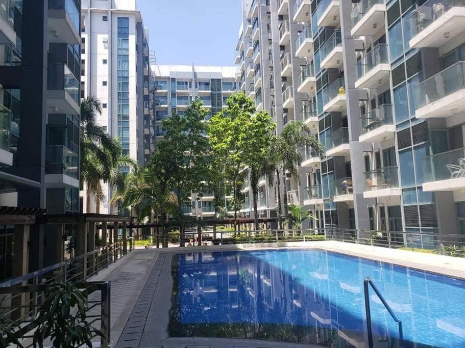 Lovely 2 Bed Room Condo Infront Of Naia Terminal 3 Manila Ngoại thất bức ảnh
