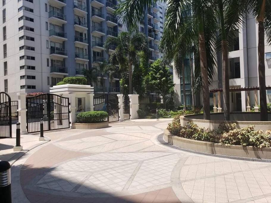 Lovely 2 Bed Room Condo Infront Of Naia Terminal 3 Manila Ngoại thất bức ảnh